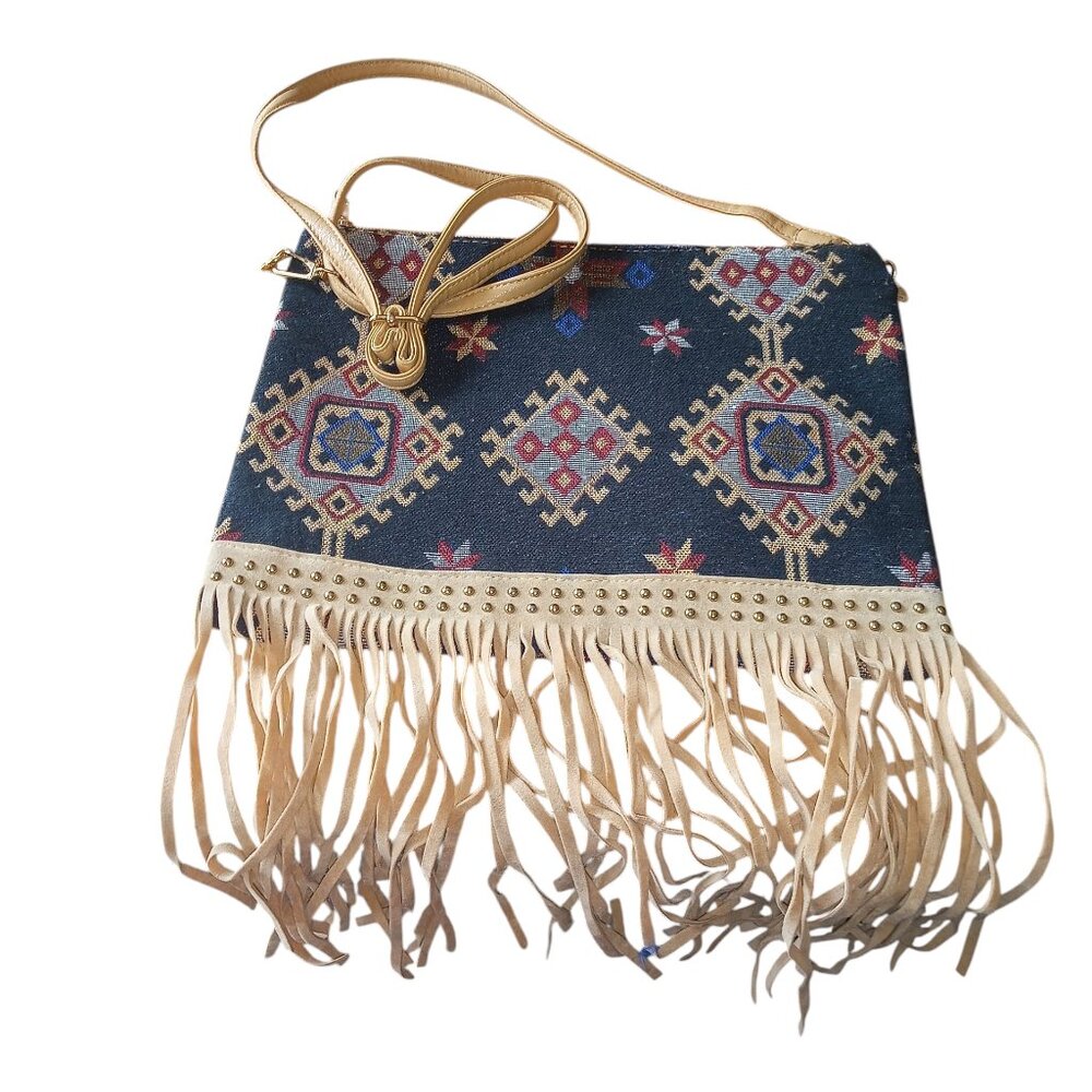 Purse, hip placement possible